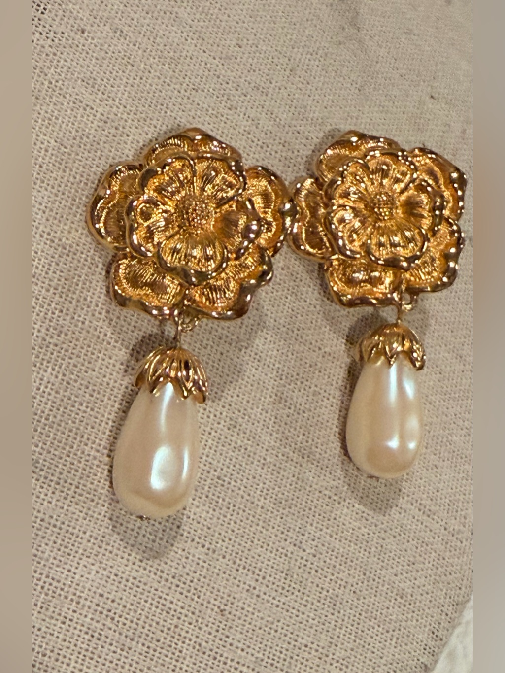 Vintage Avon Dangle Earrings Gold Tone Floral White Faux Pearl Clip On 2.25"